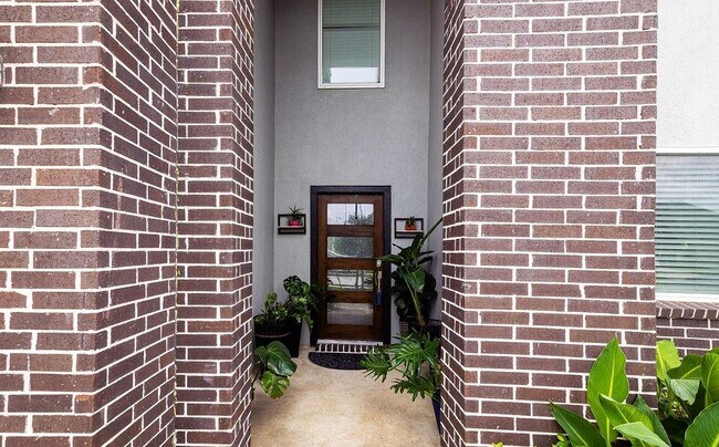 Foto del edificio - 3023 Schultz Manor Ln