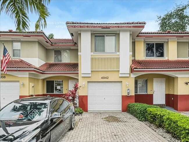 Foto del edificio - 4942 SW 66th Terrace