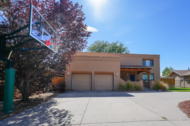 Building Photo - Executive-Style Home with Modern Amenities...