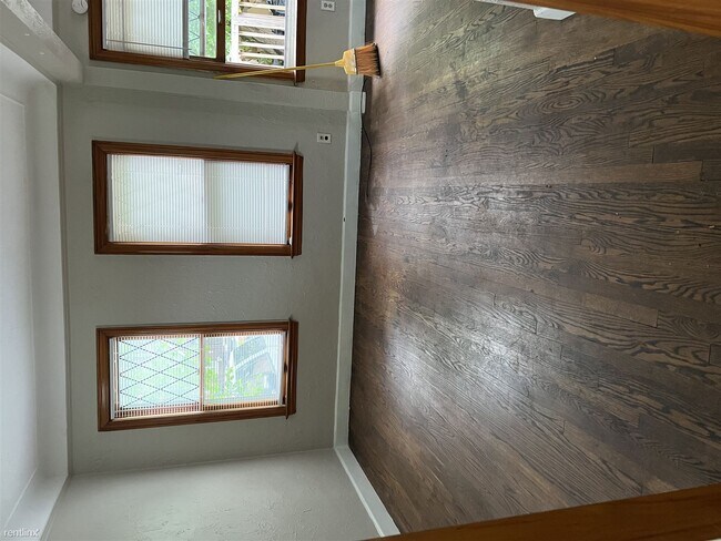 Building Photo - 3 br, 1 bath House - 11830 Riad St