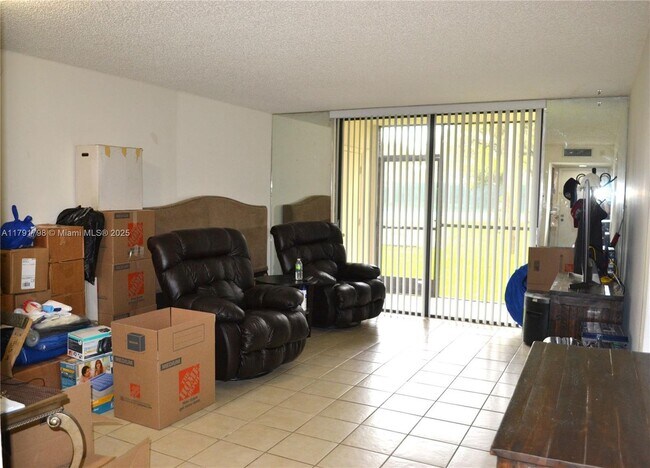 Foto del edificio - 8005 SW 107th Ave