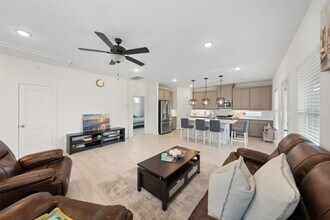 Building Photo - 18814 River Overlook Ct