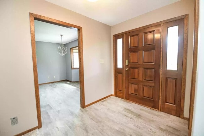 Building Photo - 3411 Cherry Lynn Dr