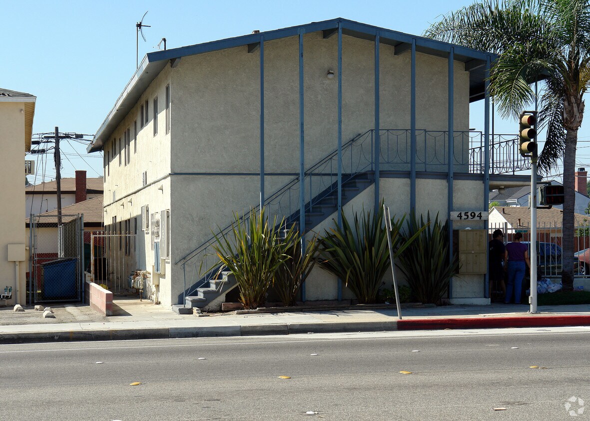 Building Photo - Ramona Apartments