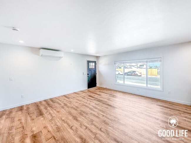 Building Photo - 731-731 Reef Dr