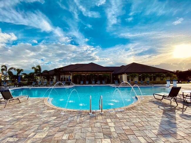 Building Photo - The Oasis at Cypress Woods