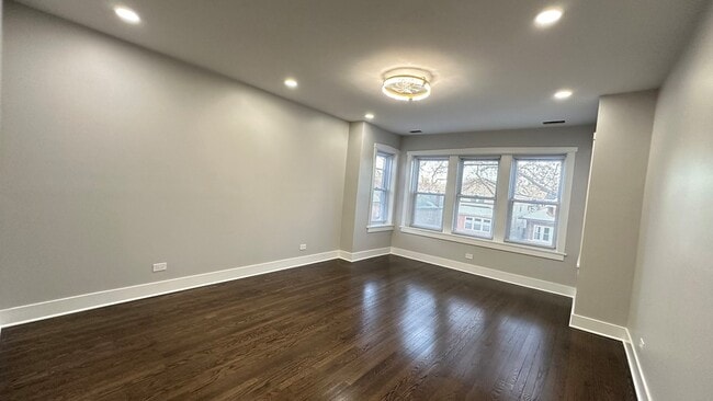 Foto del edificio - 5226 N Bernard St