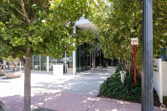 Entrance - 321 Ocean Dr