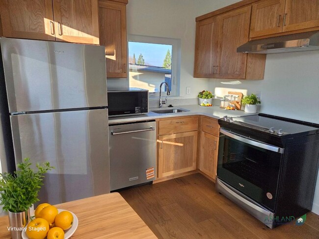 Foto del edificio - New Apartment in Central Ashland Location | Available Now!