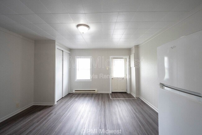 Foto del edificio - 2142 W US Hwy 40