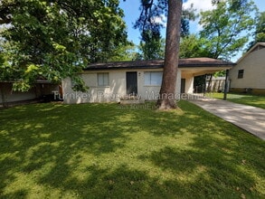 Building Photo - 5913 Lyndell Dr