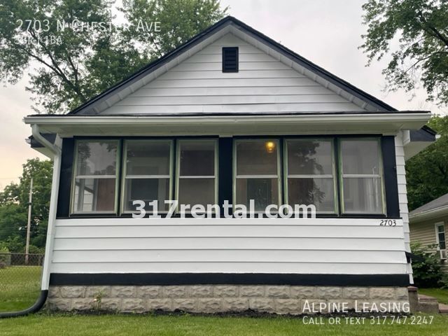 Primary Photo - 3/1 with 2-car garage/workshop combo (has ...