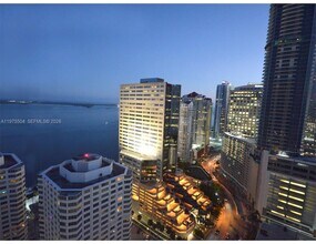 Building Photo - 950 Brickell Bay Dr