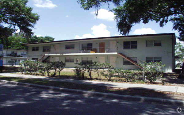 Primary Photo - Tall Oaks Apartments