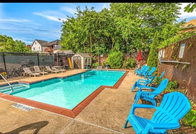 Building Photo - 51 Colborne Rd