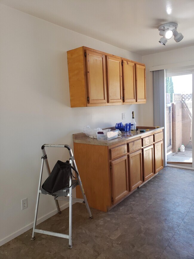 Building Photo - 5611 Newman St