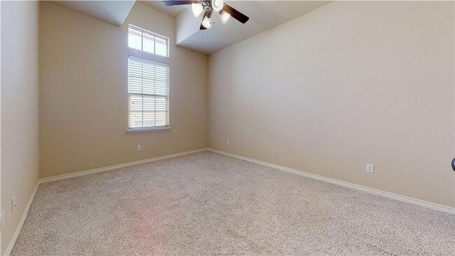 Foto del edificio - 439 Momma Bear Dr