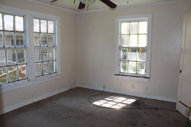 Building Photo - 3607 Jackson St