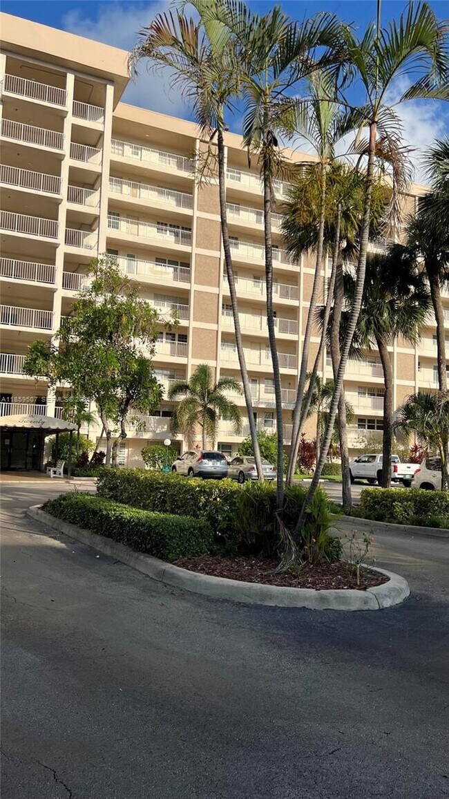 Foto del edificio - 2671 S Course Dr