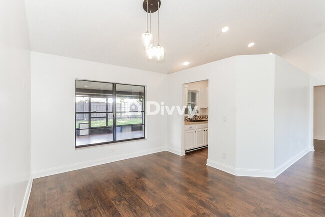 Building Photo - 1005 Cameo Crest Ln, Valrico, FL 33596