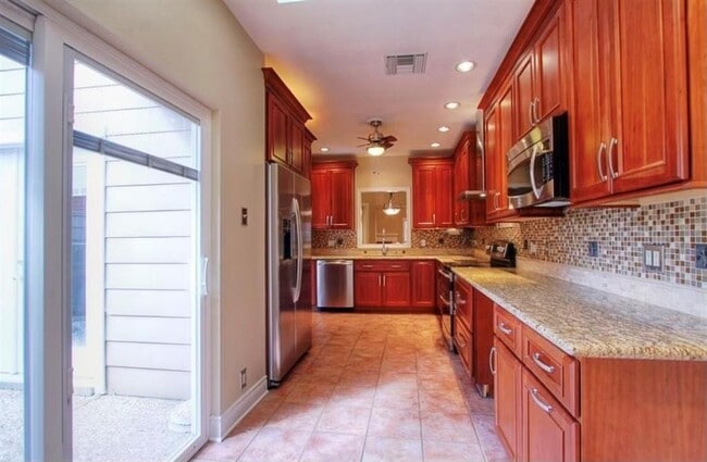Building Photo - 2620 Bering Dr