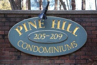 Building Photo - 209 Great Rd