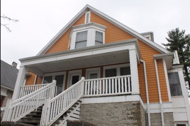 Building Photo - 1117 N College Ave