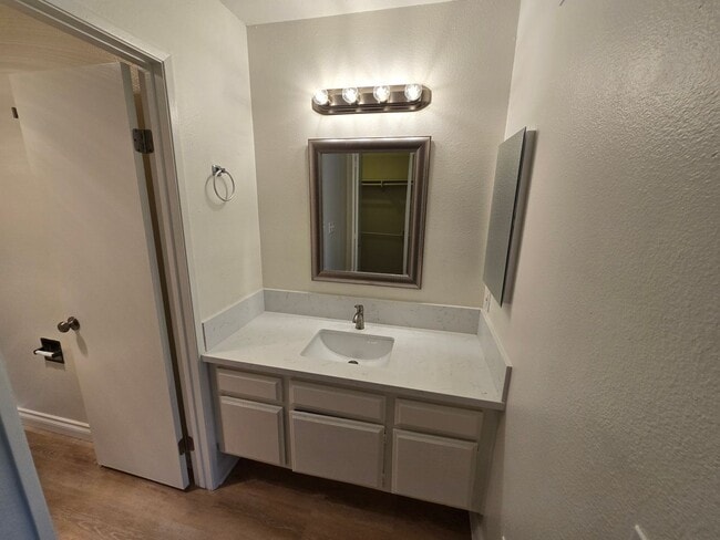 Building Photo - Rancho Penasquitos 2-story. 4 br., 3 ba.