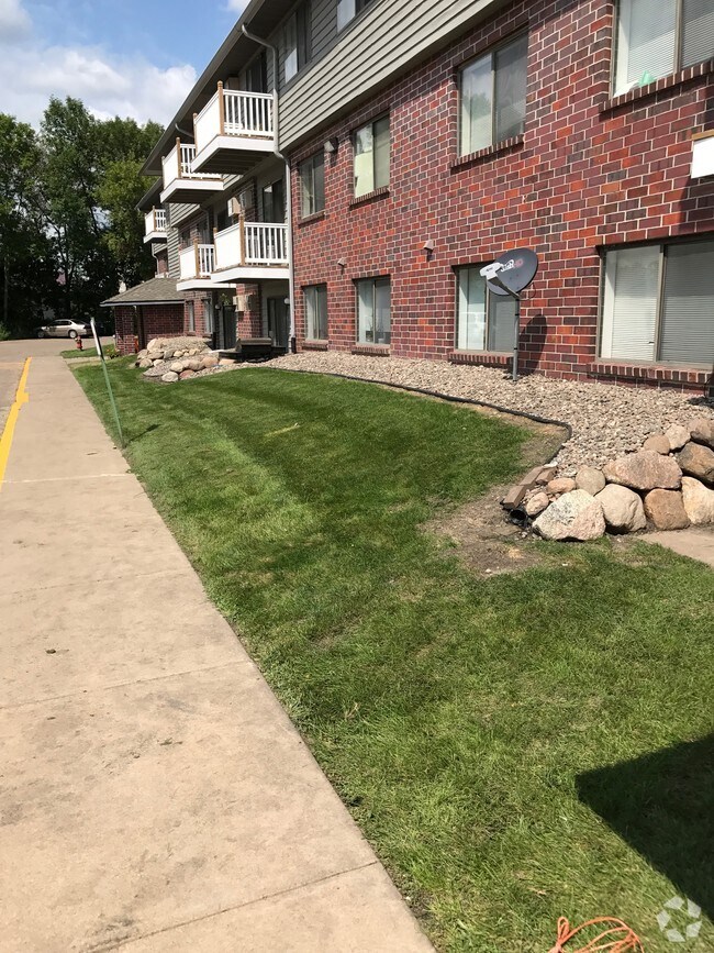 West Maple Plain Apartments for Rent with a Balcony Maple Plain, MN