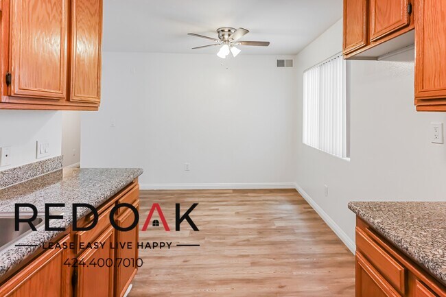 Building Photo - Gorgeous Bright, Sunny, And Spacious Two B...