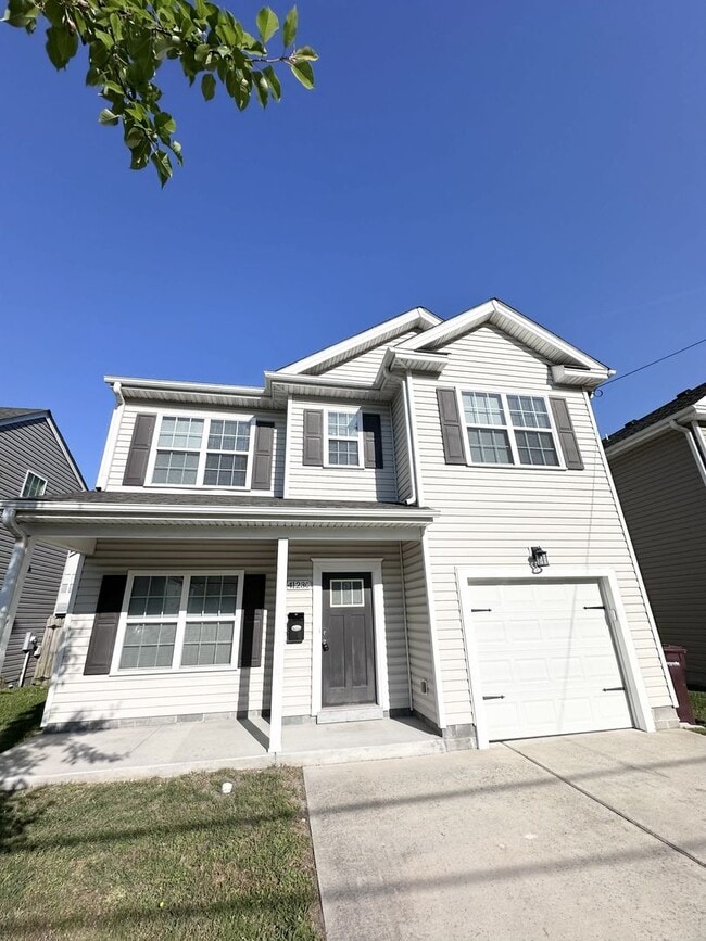 Building Photo - 4123C Everett St