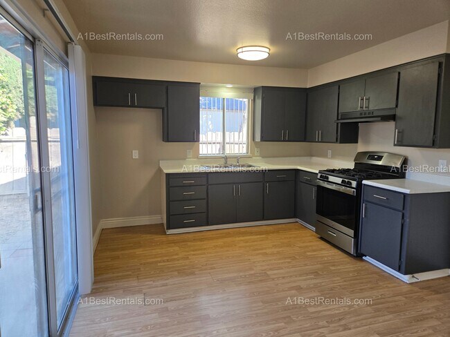 Foto del edificio - 5025 Estates Dr