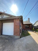Building Photo - 214 Tamara Dr