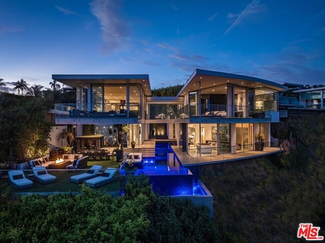 Foto del edificio - 1474 Blue Jay Way