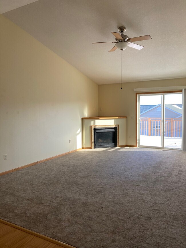 Foto del edificio - 3119 Clearwater Ridge Dr