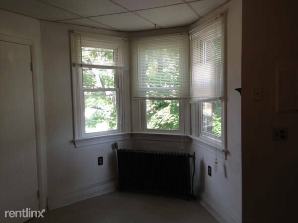 Building Photo - 765 Astor St