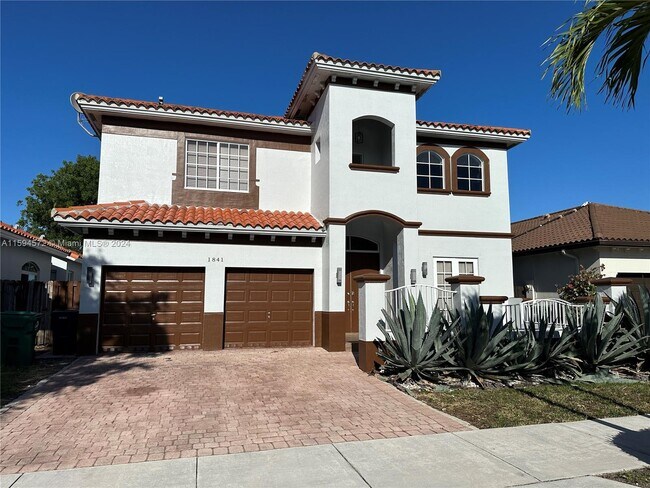 Building Photo - 1841 SW 152nd Ct