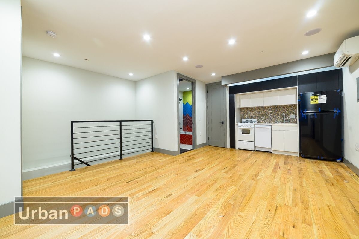 Foto principal - 836 Monroe St