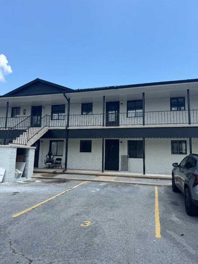 Foto del edificio - 111 Roseview Dr