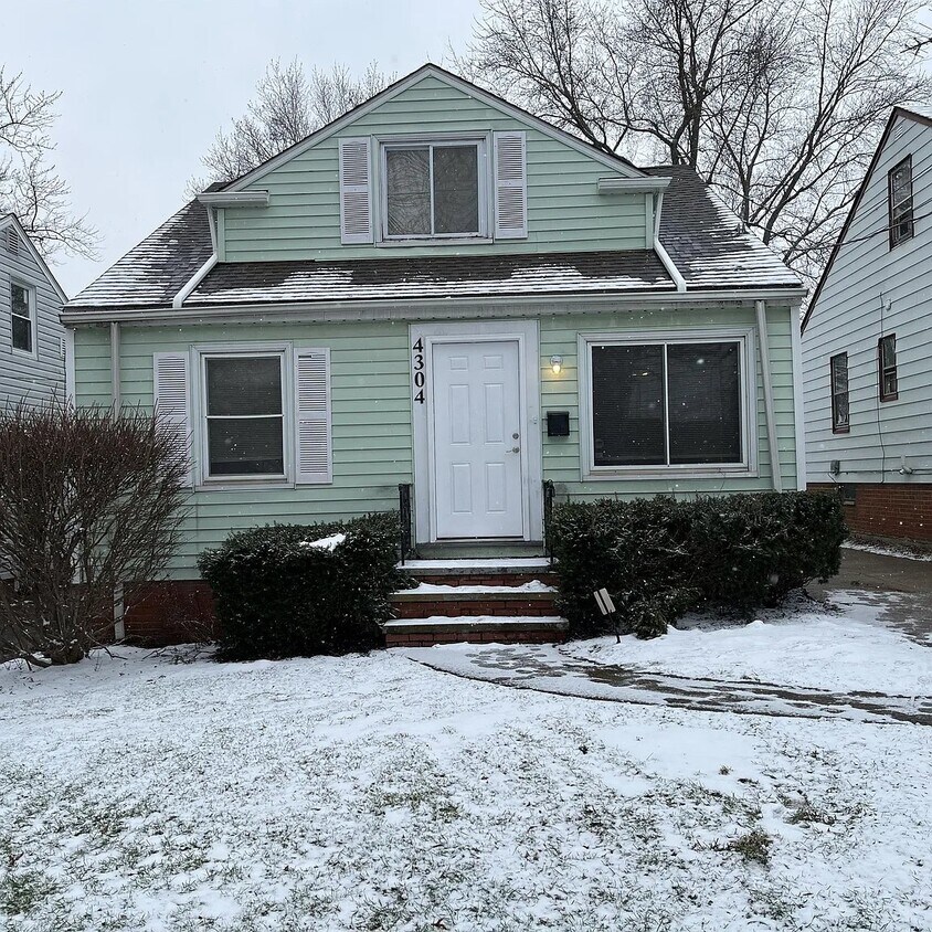 Foto principal - 4304 E 164th St