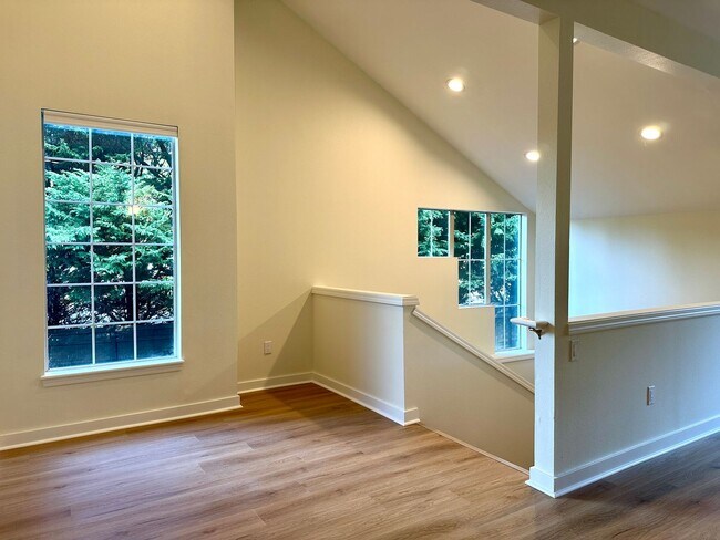 Foto del edificio - Beautiful 2 bed/2 Bath townhouse in Kenmore