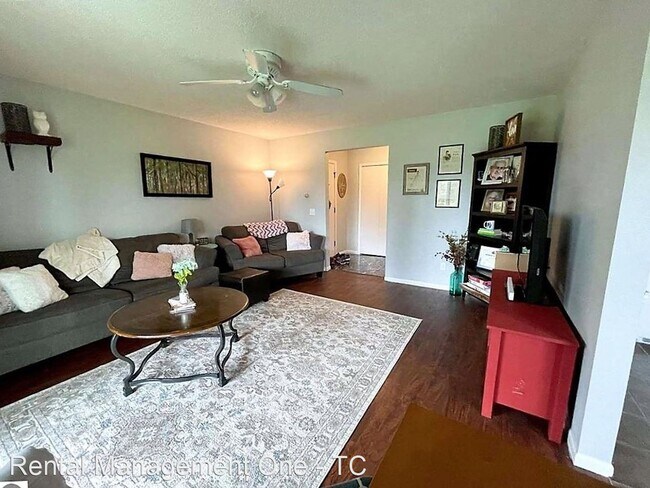 Building Photo - 2 br, 1 bath House - 6007 Golfcrest Dr APT#2