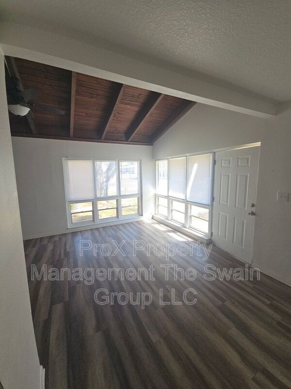 Building Photo - 401 W Florida Ave