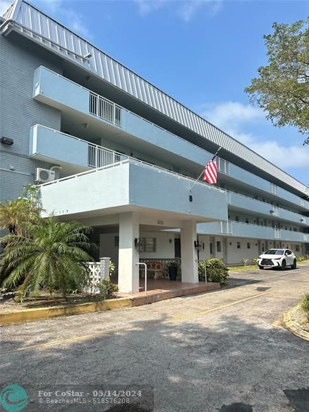 Foto del edificio - 3725 NE 169th St
