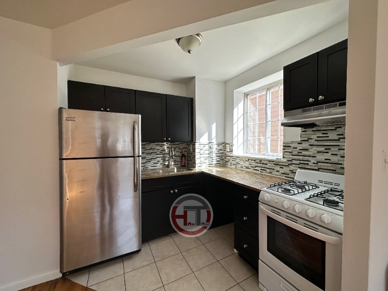 920 Dean Ave Unit 1, The Bronx, NY 10465 Room for Rent in The Bronx