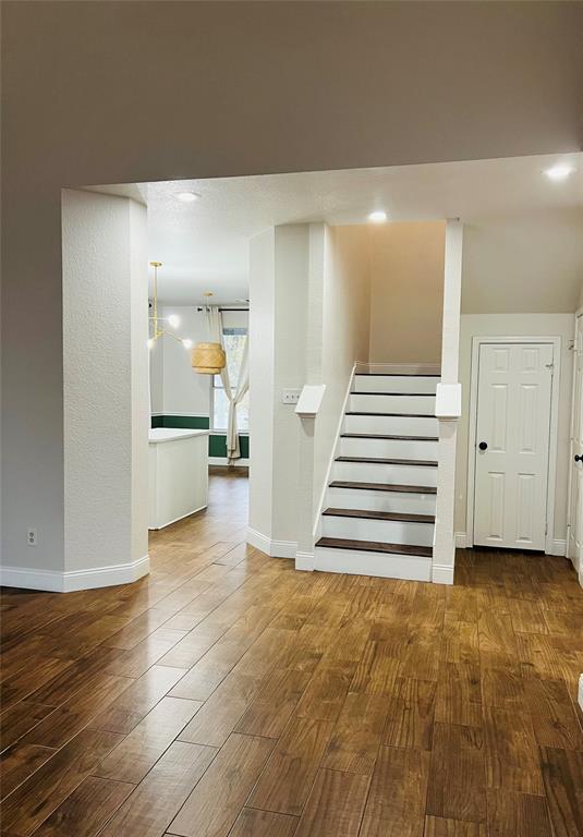 Building Photo - 728 Sampson