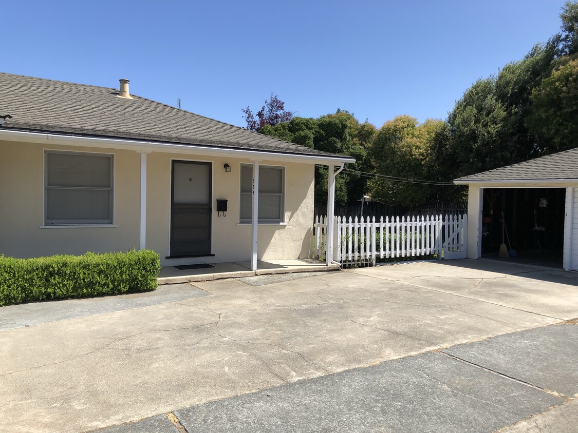 Front of duplex and garage - 324 Kenmore Ave