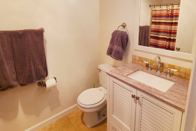 Building Photo - 521 W Montecito St