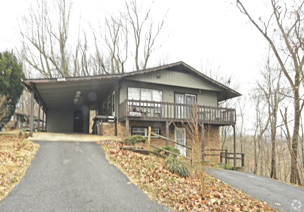 Building Photo - 3232 Yorktown Rd