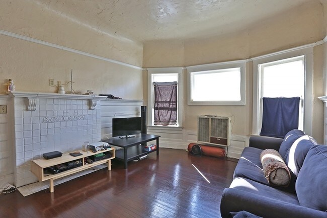  - 1824 S Highland Ave